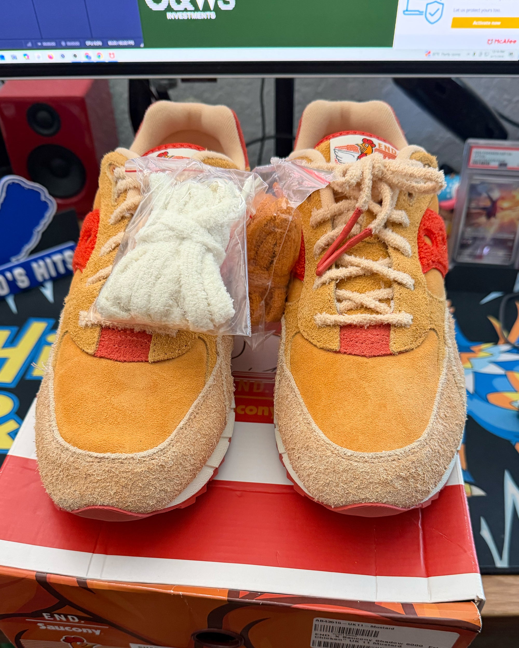 END. x Saucony Shadow 6000 'Fried Chicken' (New)