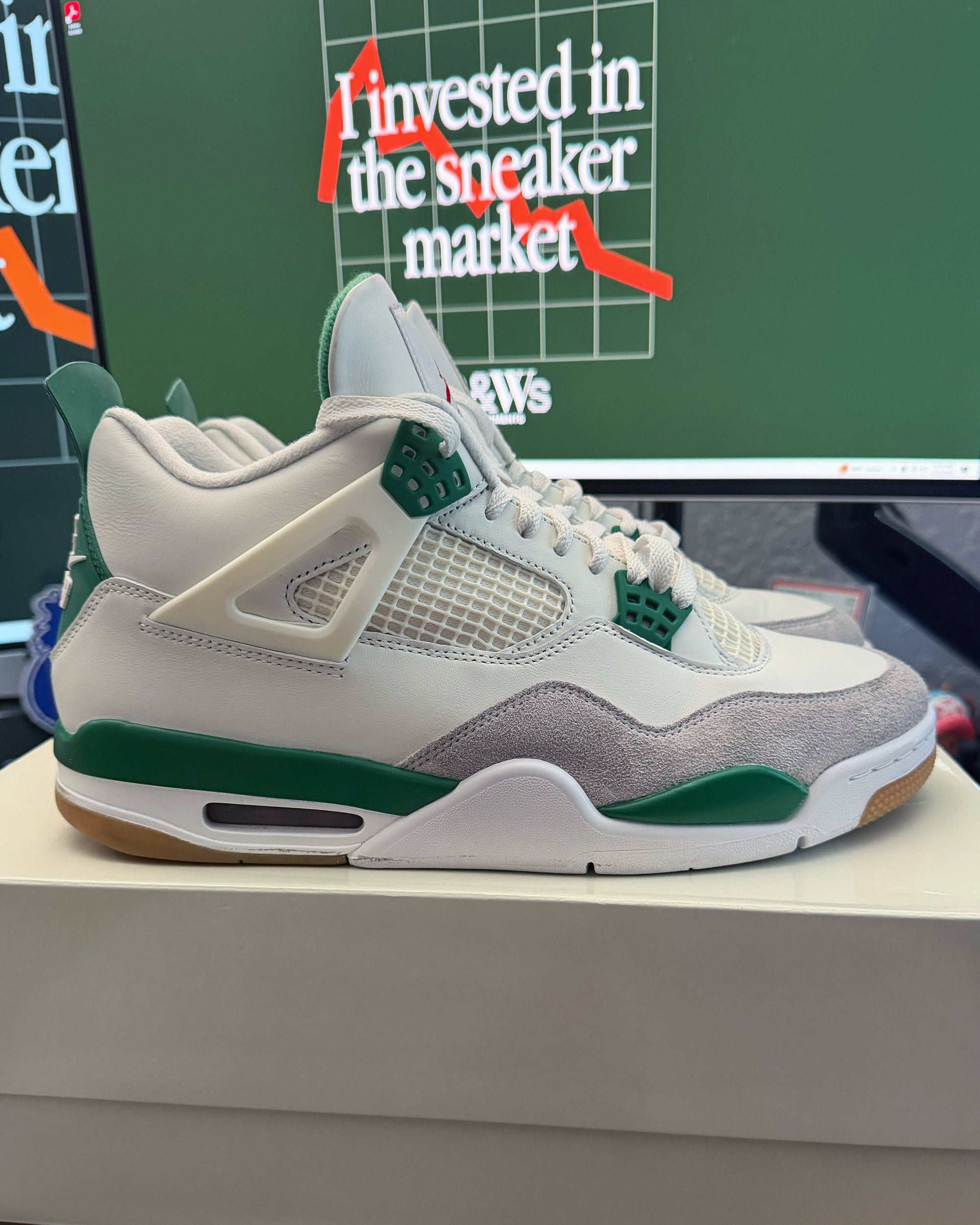 Jordan 4 Retro SB 'Pine Green' (Used)