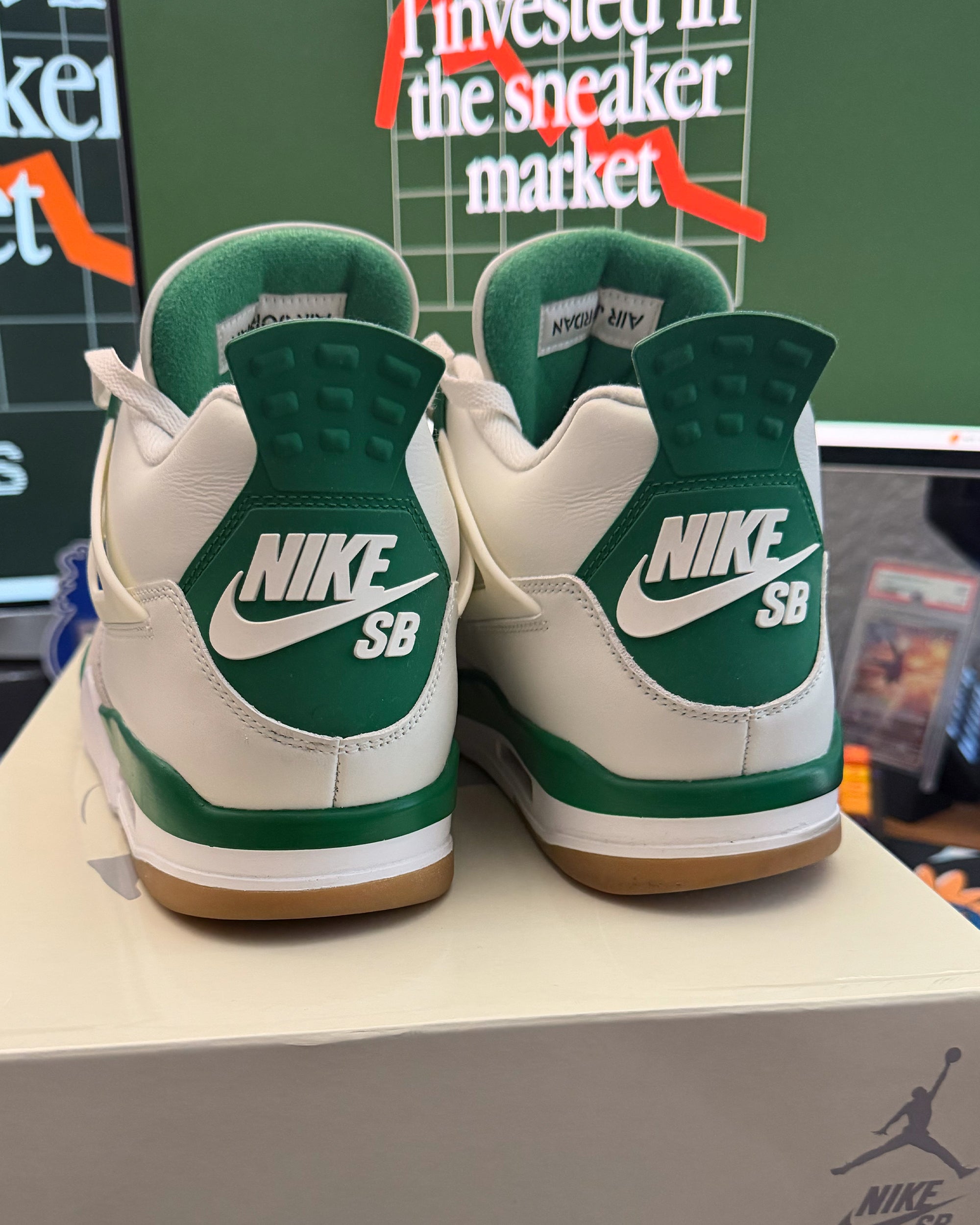 Jordan 4 Retro SB 'Pine Green' (Used)